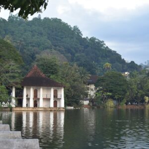 Kandy Lake with the hills behind